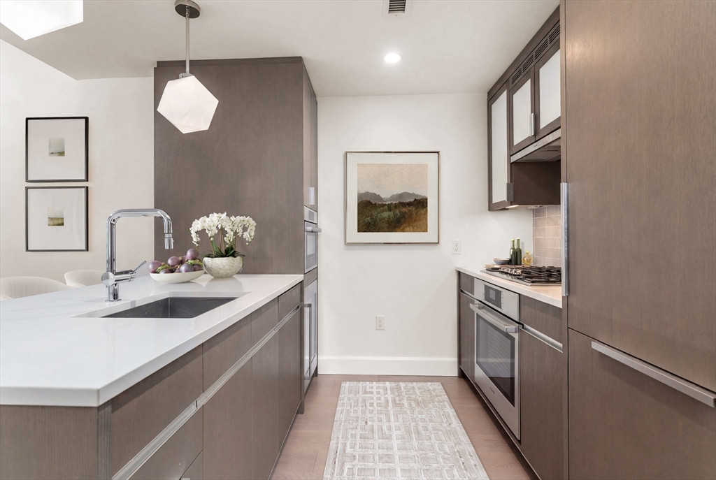100 Lovejoy Wharf 5 N