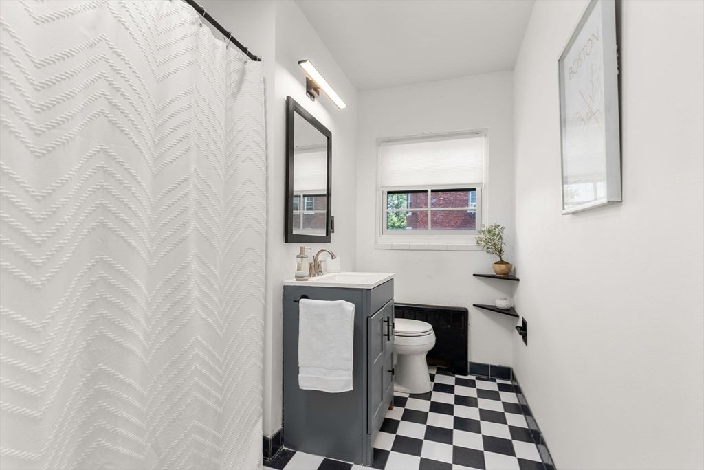 648 Washington St #5, Brookline, MA Photo #11