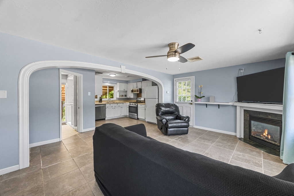 164 Pleasant Lake Ave