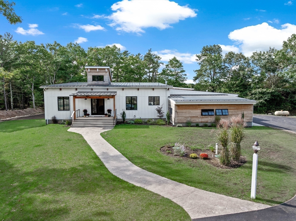 4 Edwards Bridge Road