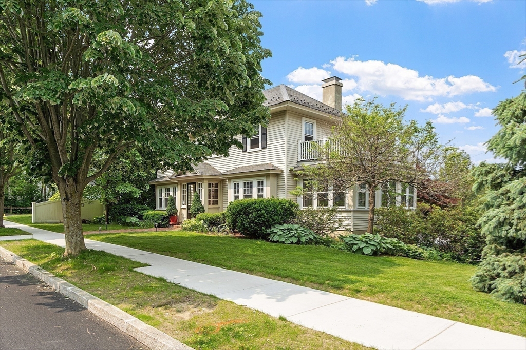 75 Hillcroft Ave
