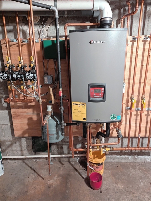 Franklin, Massachusetts 02038, United States, 3 Bedrooms Bedrooms, ,1 BathroomBathrooms,Residential,Pending,108594