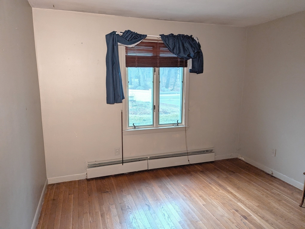 Franklin, Massachusetts 02038, United States, 3 Bedrooms Bedrooms, ,1 BathroomBathrooms,Residential,Pending,108594