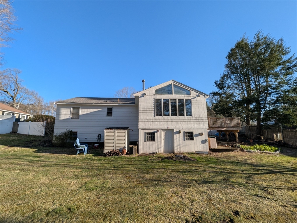 Franklin, Massachusetts 02038, United States, 3 Bedrooms Bedrooms, ,1 BathroomBathrooms,Residential,Pending,108594