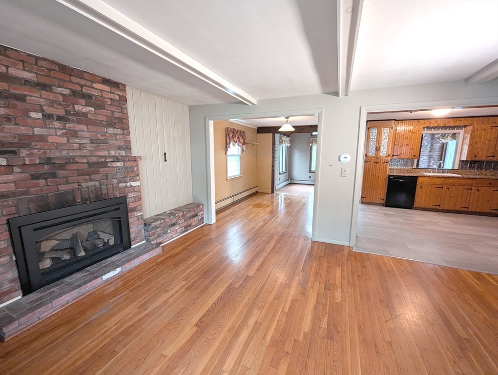 Franklin, Massachusetts 02038, United States, 3 Bedrooms Bedrooms, ,1 BathroomBathrooms,Residential,Pending,108594