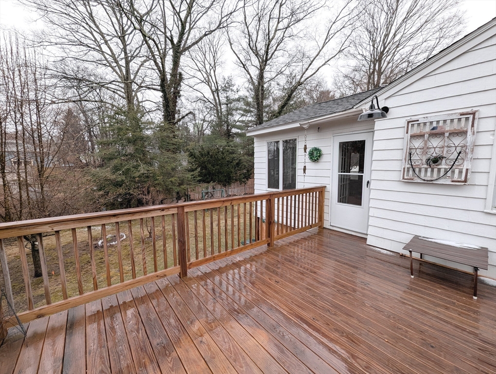 Franklin, Massachusetts 02038, United States, 3 Bedrooms Bedrooms, ,1 BathroomBathrooms,Residential,Pending,108594