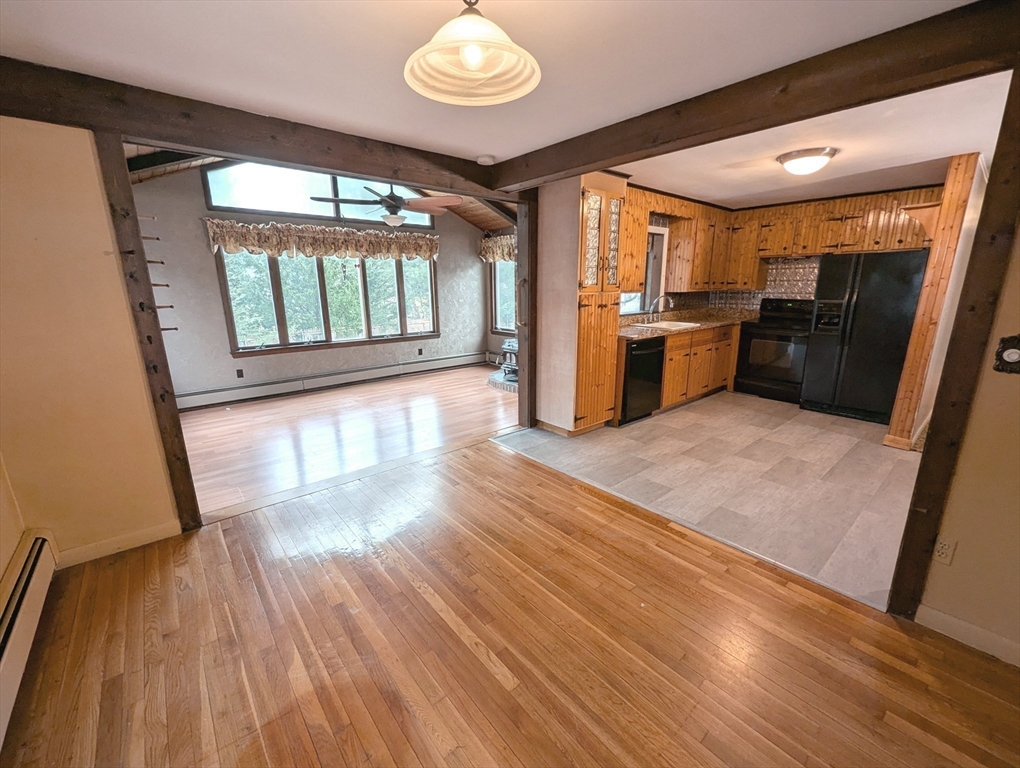 Franklin, Massachusetts 02038, United States, 3 Bedrooms Bedrooms, ,1 BathroomBathrooms,Residential,Pending,108594