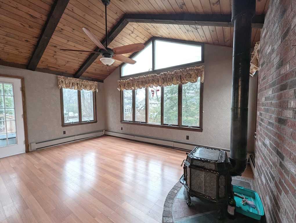 Franklin, Massachusetts 02038, United States, 3 Bedrooms Bedrooms, ,1 BathroomBathrooms,Residential,Pending,108594