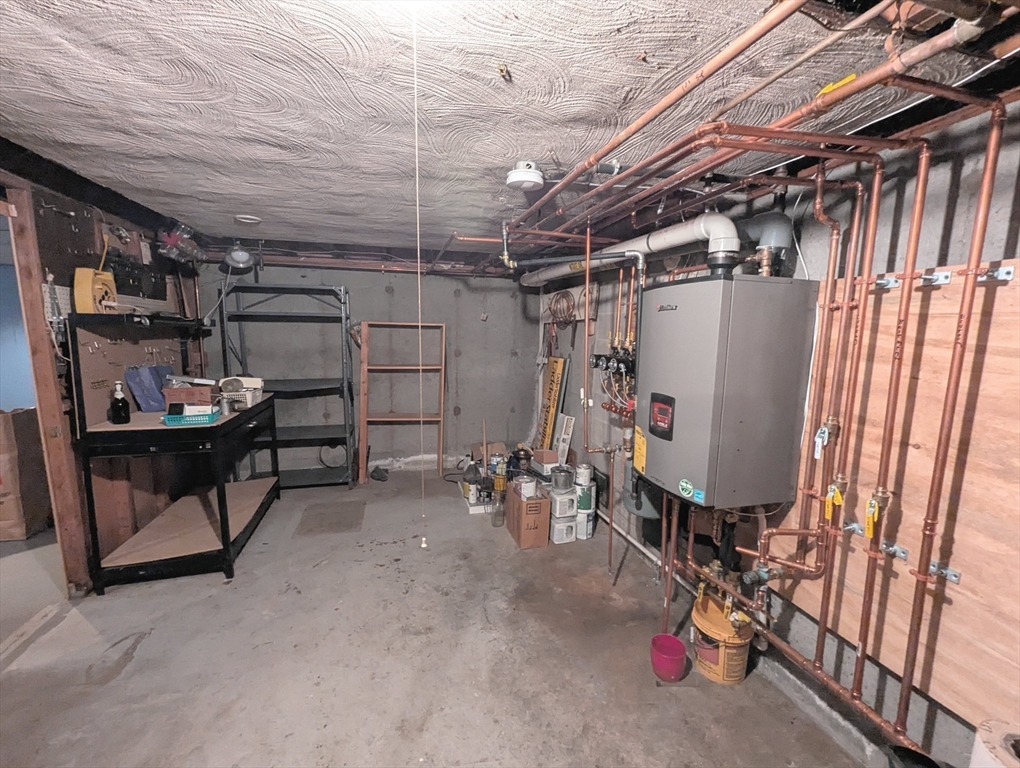 Franklin, Massachusetts 02038, United States, 3 Bedrooms Bedrooms, ,1 BathroomBathrooms,Residential,Pending,108594