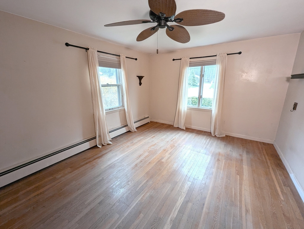 Franklin, Massachusetts 02038, United States, 3 Bedrooms Bedrooms, ,1 BathroomBathrooms,Residential,Pending,108594