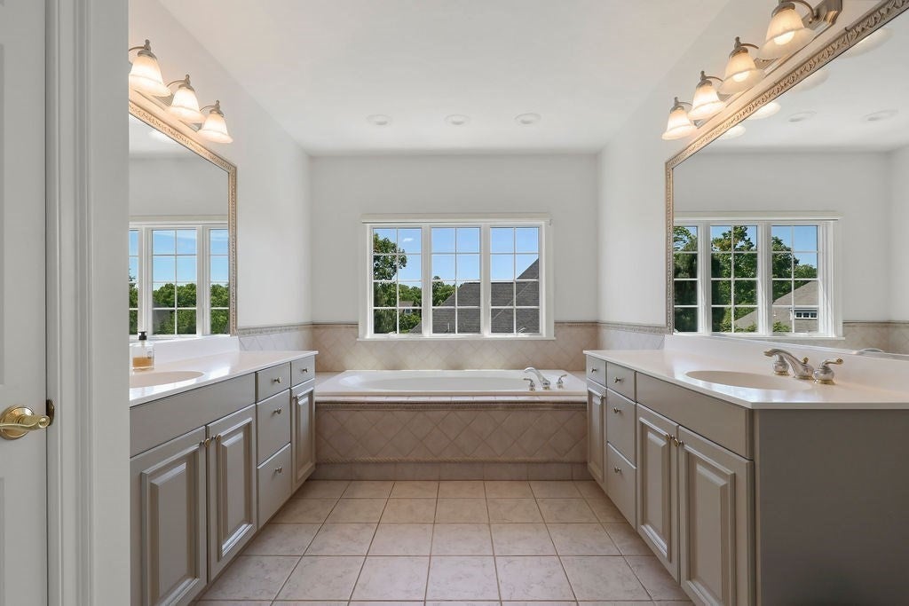 21 Coach Rd, North Attleboro, MA, 21 Coach Rd, North Attleboro, MA Photo #19