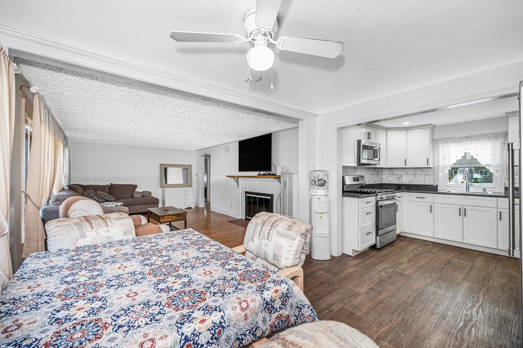 23 Sawyer Ave