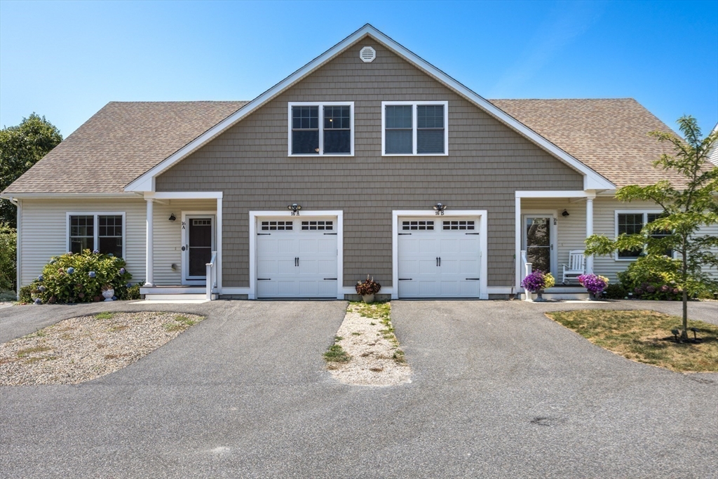 637 Gifford St 16A