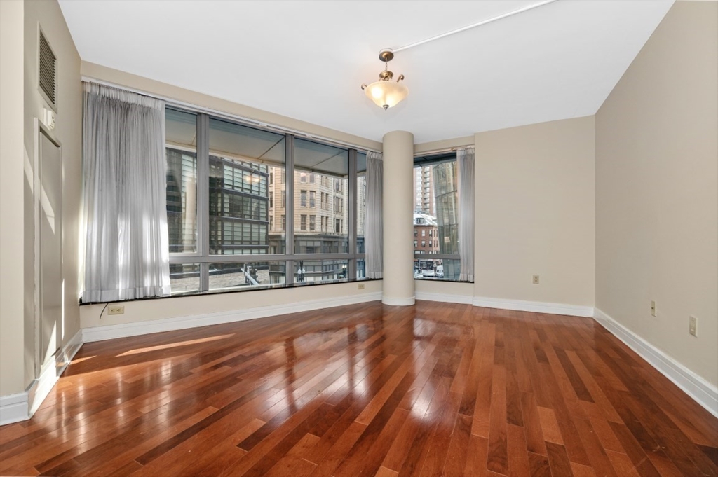 3 Avery St 306