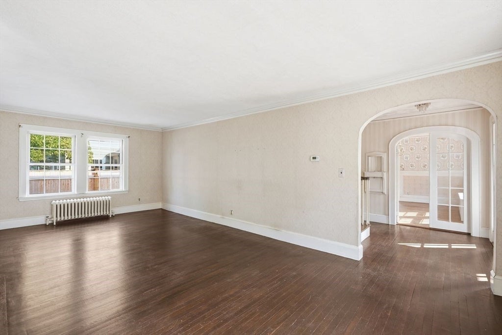 7 Fales Rd