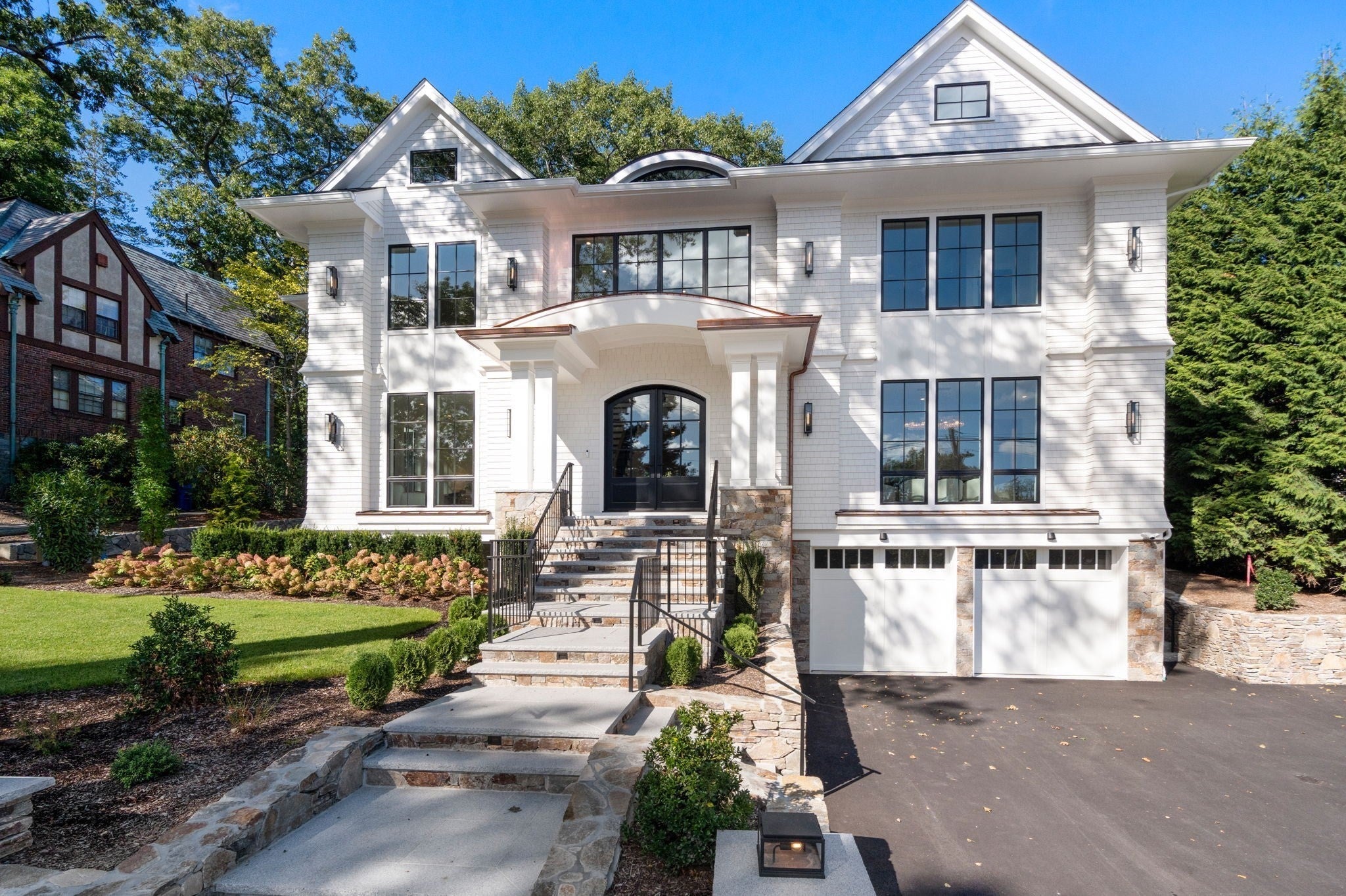 Photo of 308 Prince St, Newton, MA