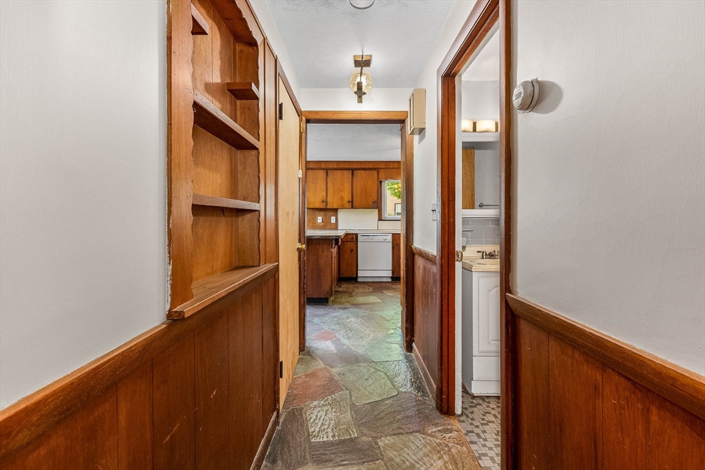 2 Greenbrook Rd, Boston, MA Photo #17