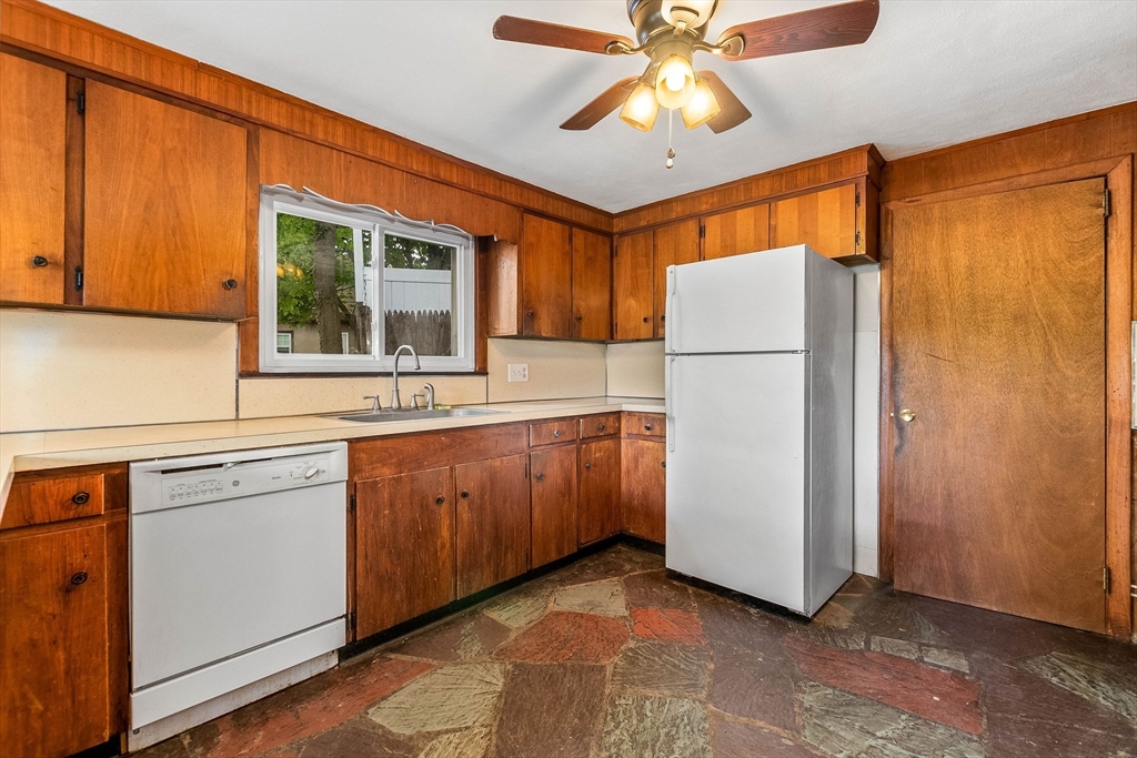 2 Greenbrook Rd, Boston, MA Photo #10