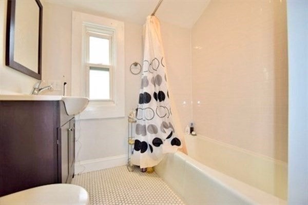 67 Avon St #3, Somerville, MA Photo #4