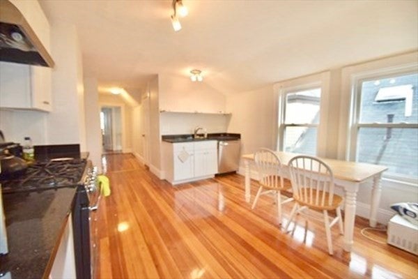 67 Avon St #3, Somerville, MA Photo #2