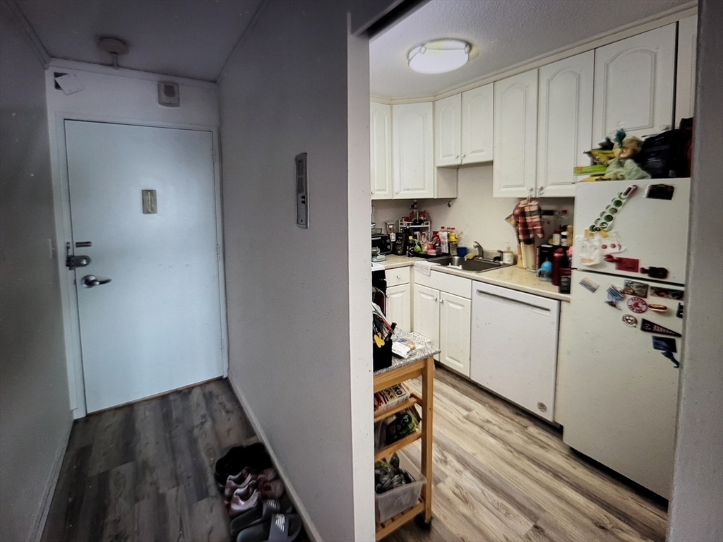 33 Pond Ave. 1013