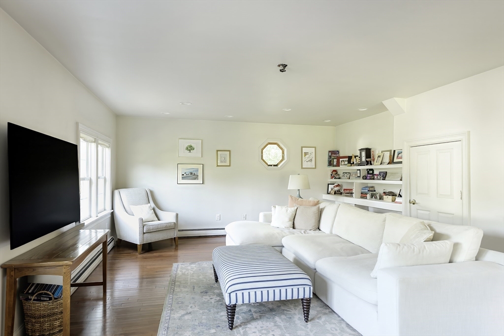 127R Leonard St, Gloucester, MA Photo #5
