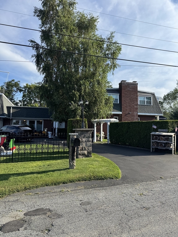 6 Middlefield Pl