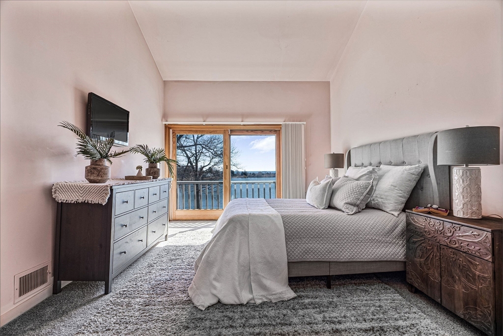 Falmouth, Massachusetts 02540, United States, 3 Bedrooms Bedrooms, ,3 BathroomsBathrooms,Residential,Active,97510