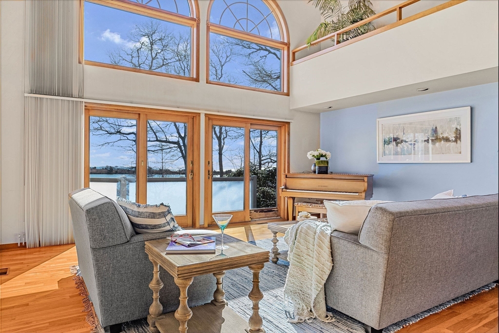 Falmouth, Massachusetts 02540, United States, 3 Bedrooms Bedrooms, ,3 BathroomsBathrooms,Residential,Active,97510