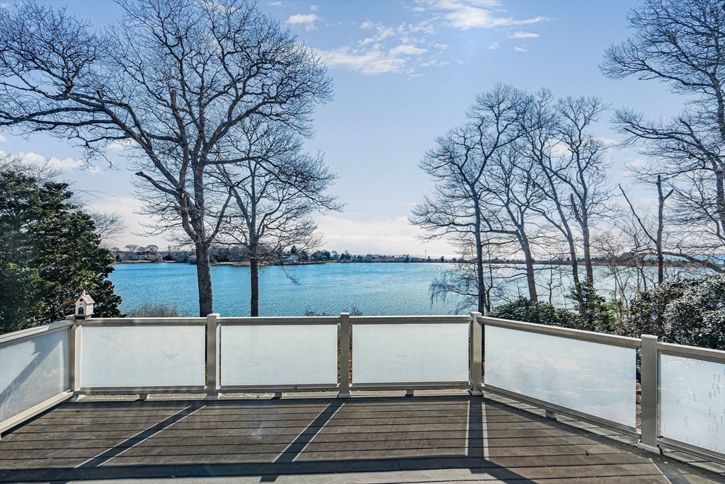 Falmouth, Massachusetts 02540, United States, 3 Bedrooms Bedrooms, ,3 BathroomsBathrooms,Residential,Active,97510