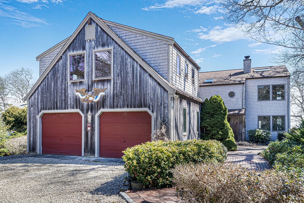 Falmouth, Massachusetts 02540, United States, 3 Bedrooms Bedrooms, ,3 BathroomsBathrooms,Residential,Active,97510