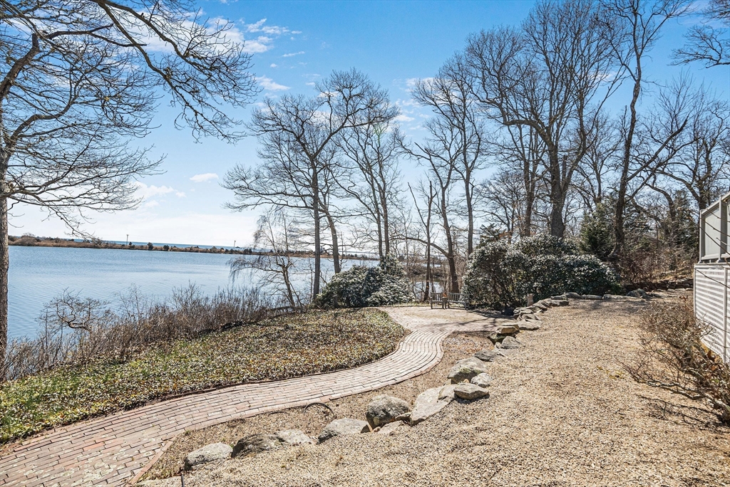 Falmouth, Massachusetts 02540, United States, 3 Bedrooms Bedrooms, ,3 BathroomsBathrooms,Residential,Active,97510