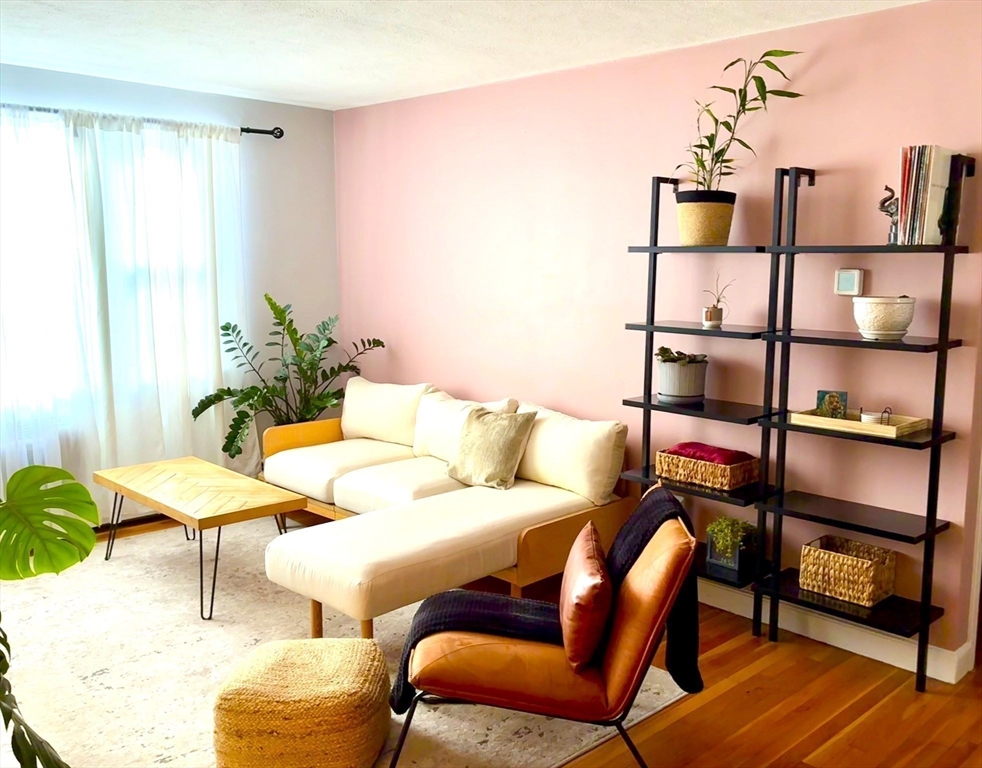 1105 Lexington Street 6-4