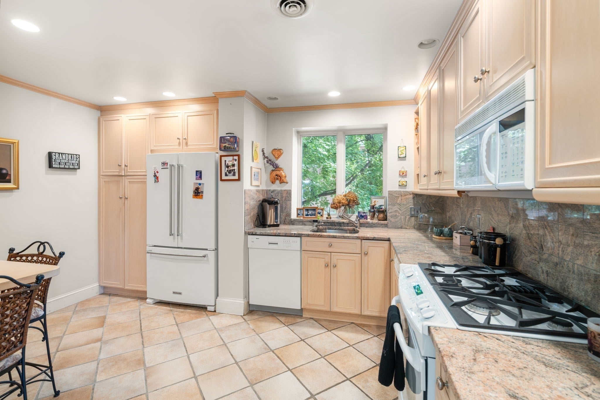 209 Commonwealth Ave #2A, Newton, MA Photo #12