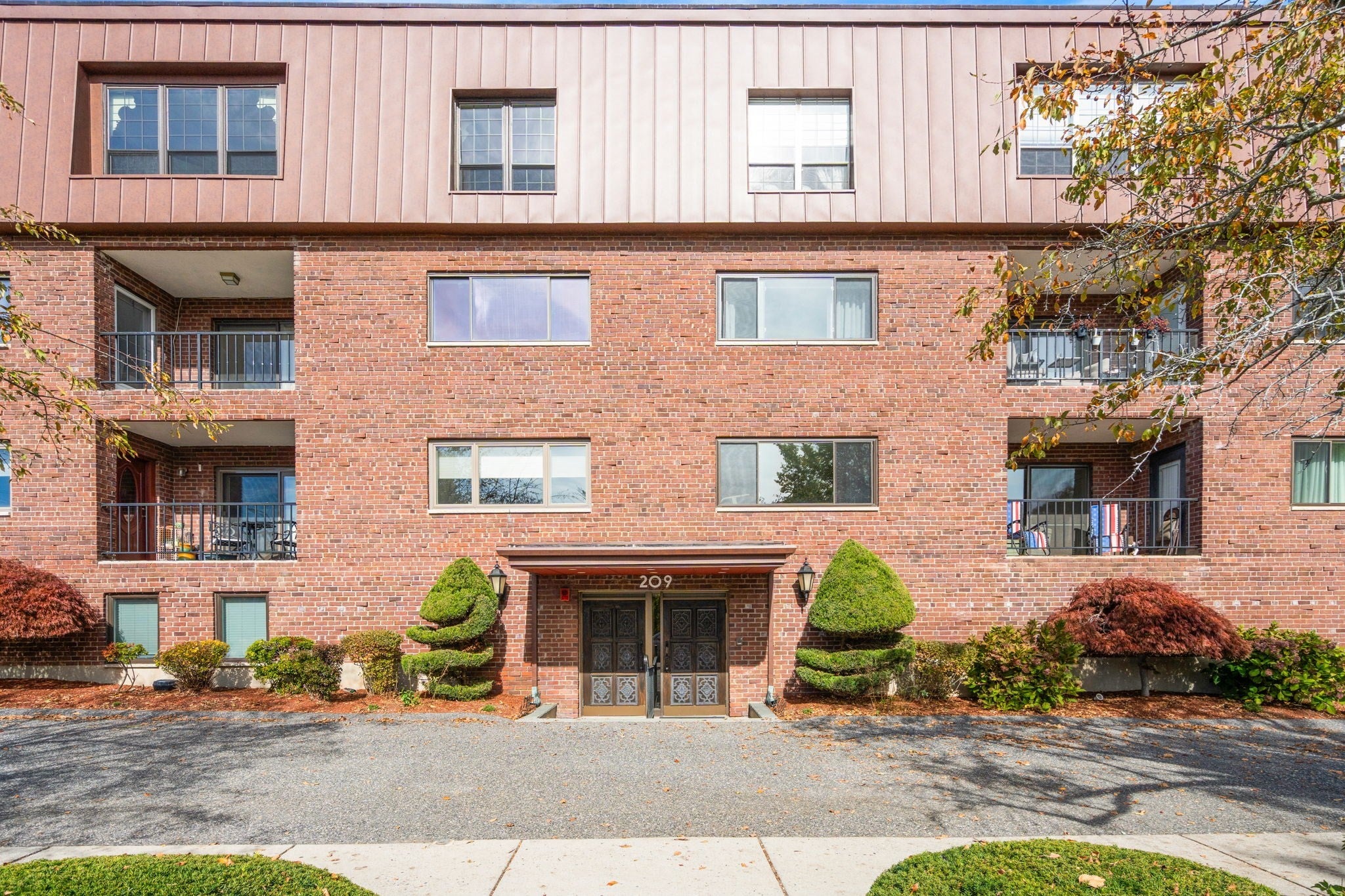 Photo of 209 Commonwealth Ave, Newton, MA