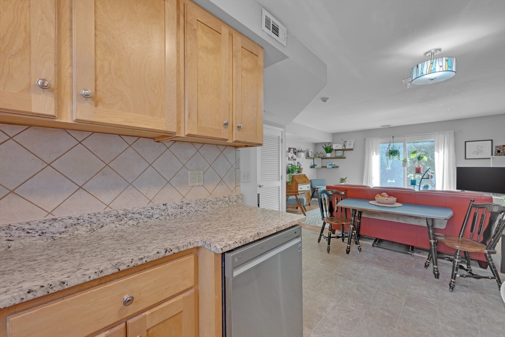 8 Crestview Dr #38, Spencer, MA, 8 Crestview Dr #38, Spencer, MA Photo #5