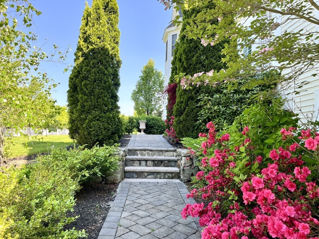 8 Smith Farm Way