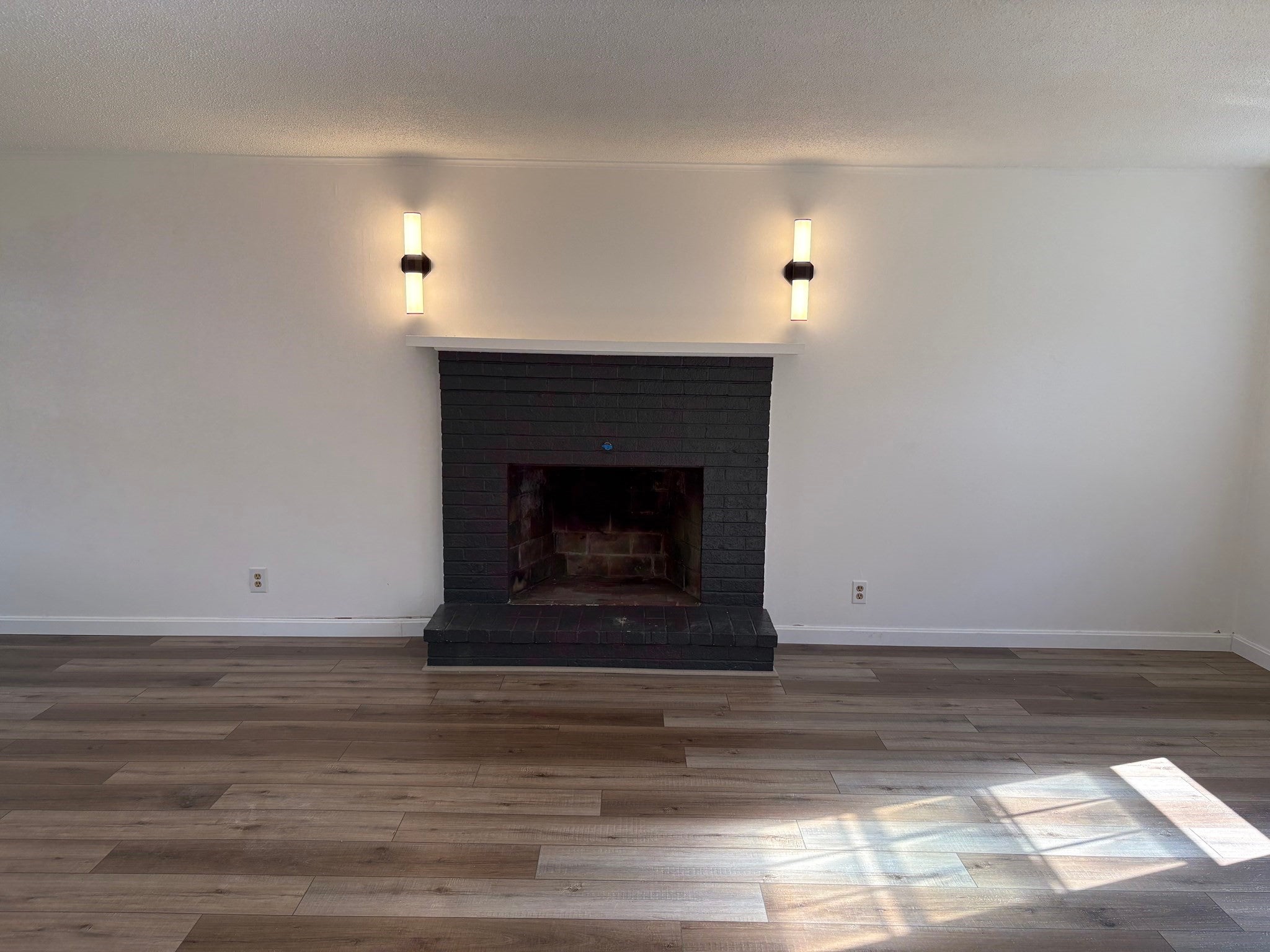 65 Surrey LN, Lowell, MA, 65 Surrey LN, Lowell, MA Photo #12