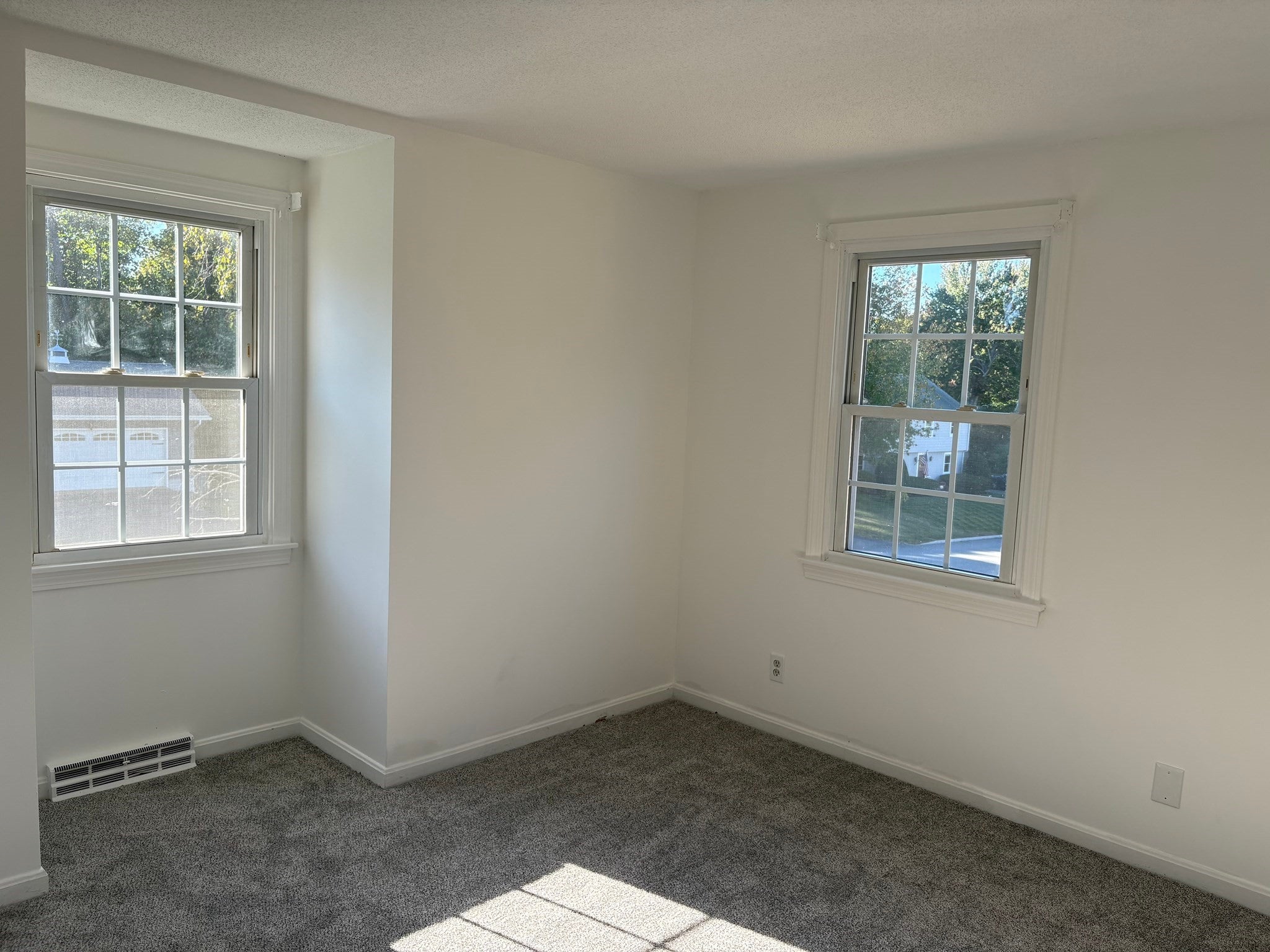 65 Surrey LN, Lowell, MA, 65 Surrey LN, Lowell, MA Photo #7