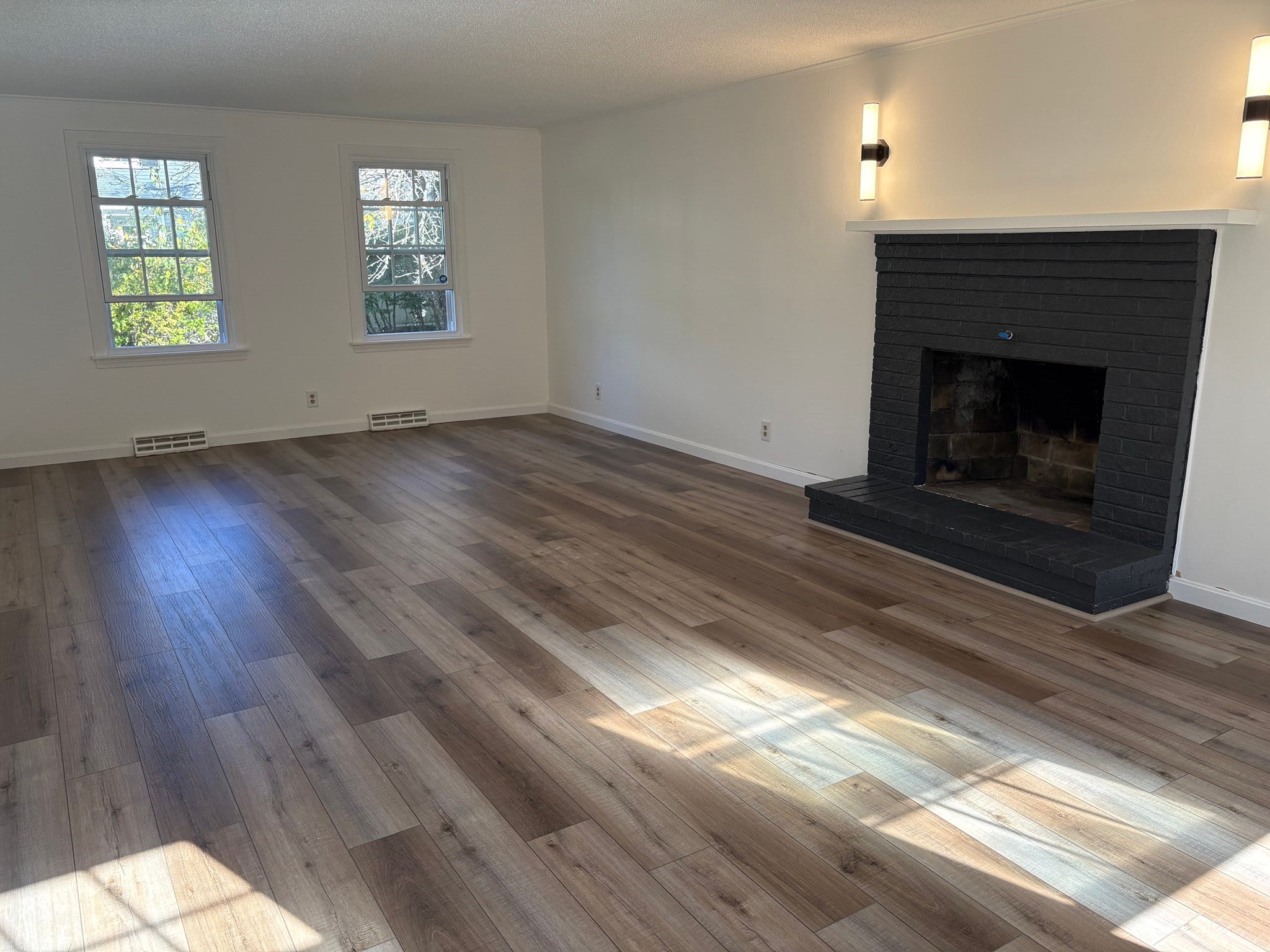65 Surrey LN, Lowell, MA, 65 Surrey LN, Lowell, MA Photo #11