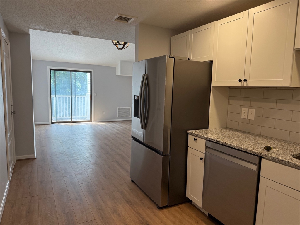 100 Cass Ave B20