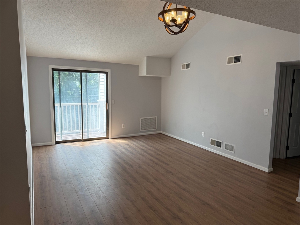 100 Cass Ave B20