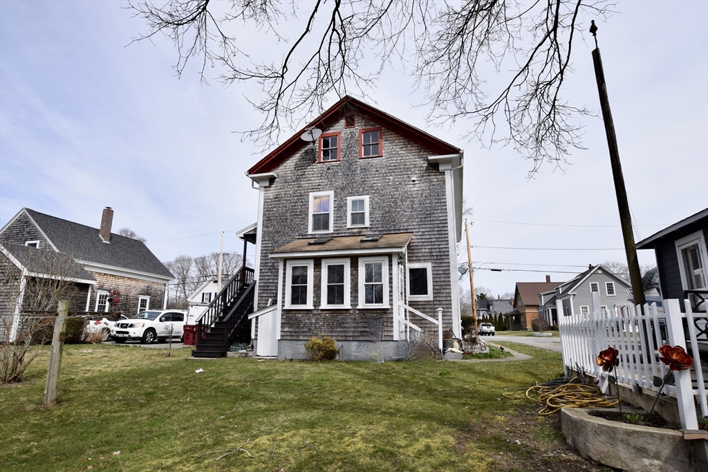 25 Rock St.