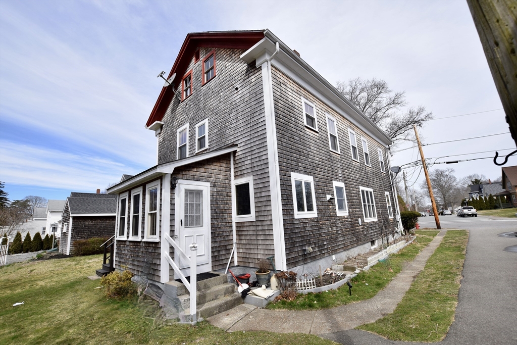 25 Rock St.