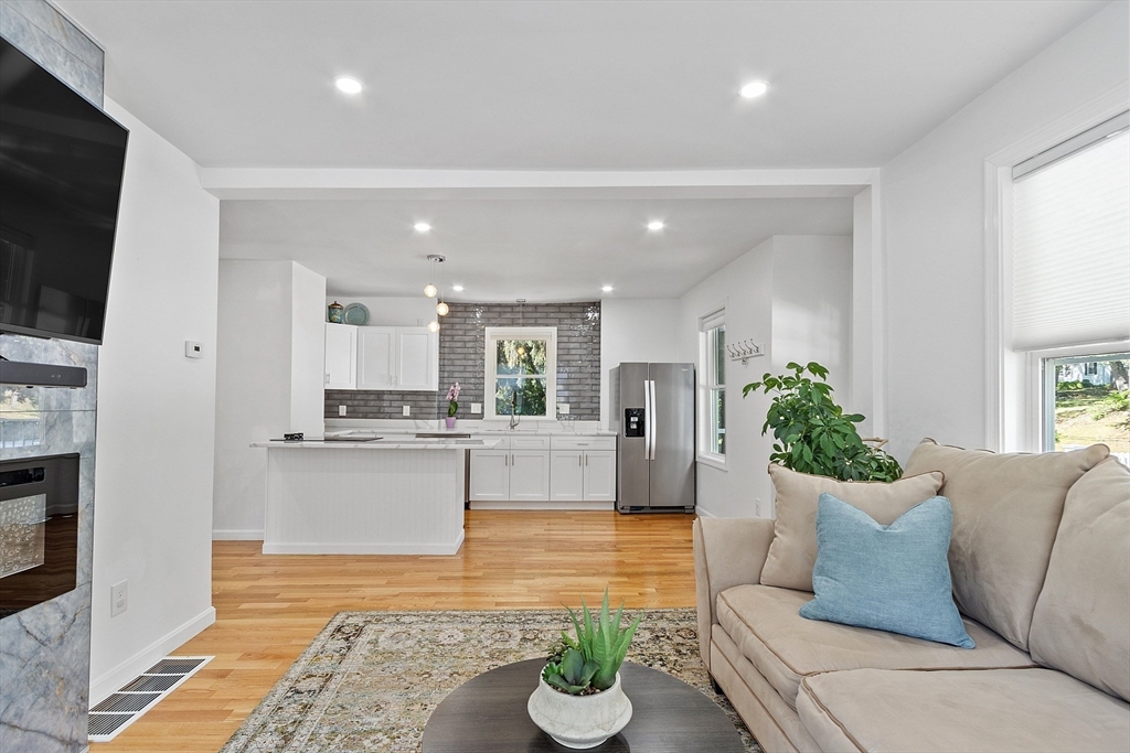 10 Burnham Rd.
