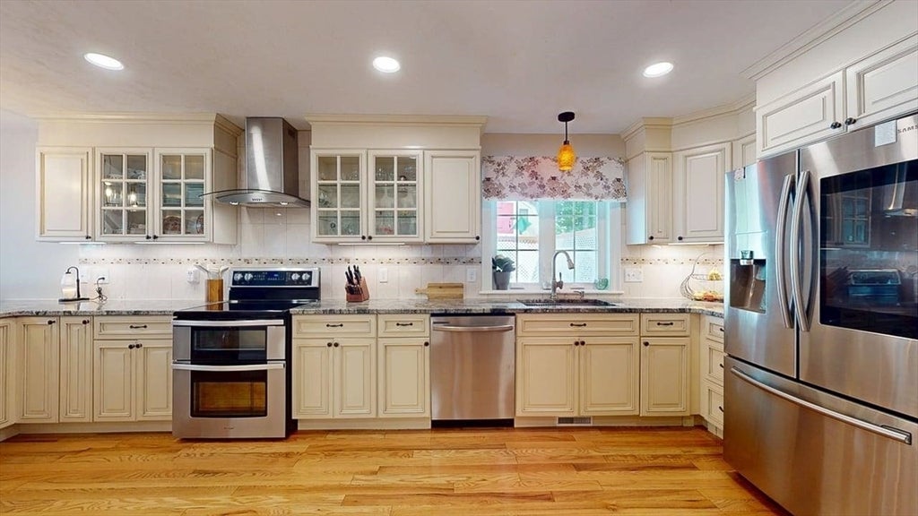 79 Avery Rd