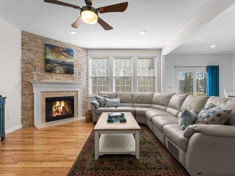 100 Buttercup Ln 100 Grafton MA 01560