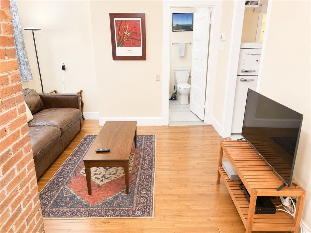 40 Gardner RD #1, Brookline, MA, 40 Gardner RD #1, Brookline, MA Photo #3
