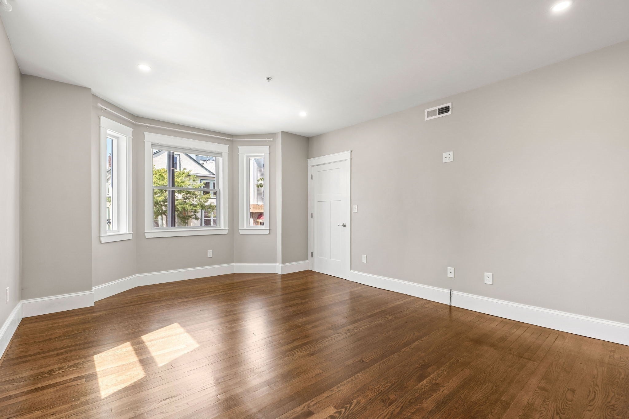 251 Rantoul St #1, Beverly, MA, 251 Rantoul St #1, Beverly, MA Photo #6