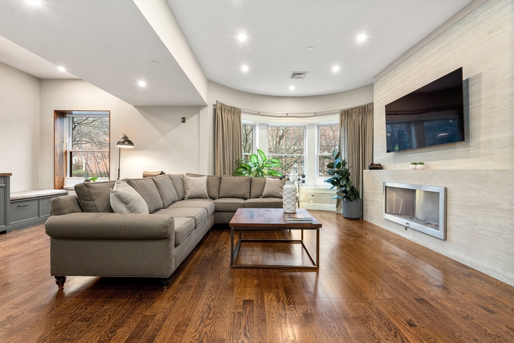 1471 Beacon 5